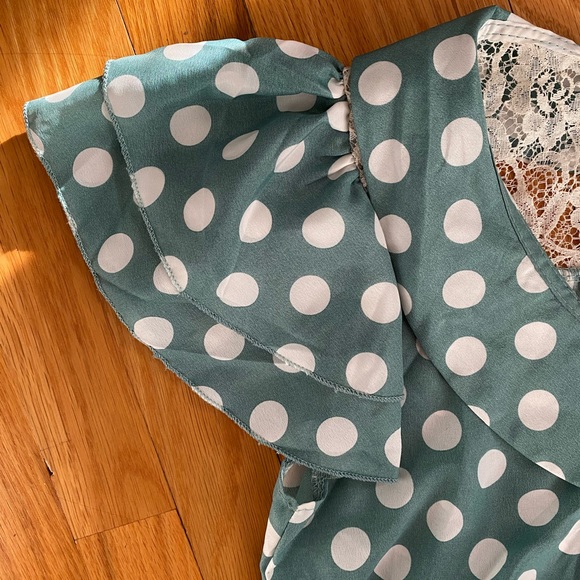 Cute Polka dot Romper - Picture 4 of 6